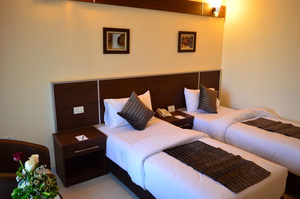 Ream Hotel Amman Room photo