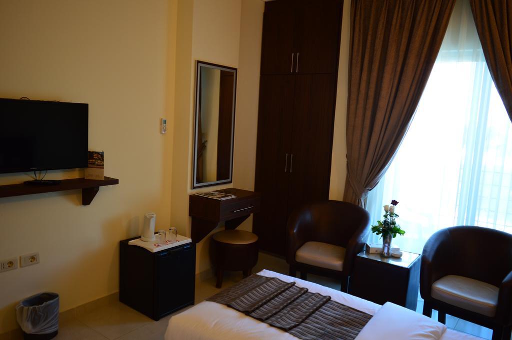 Ream Hotel Amman Room photo