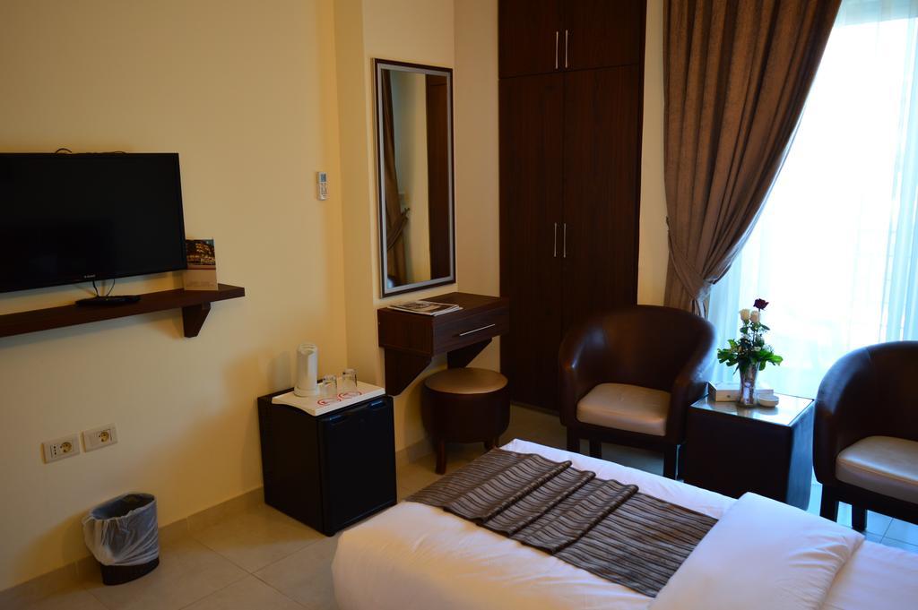 Ream Hotel Amman Room photo