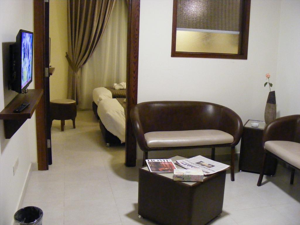 Ream Hotel Amman Exterior photo