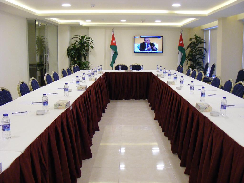 Ream Hotel Amman Exterior photo