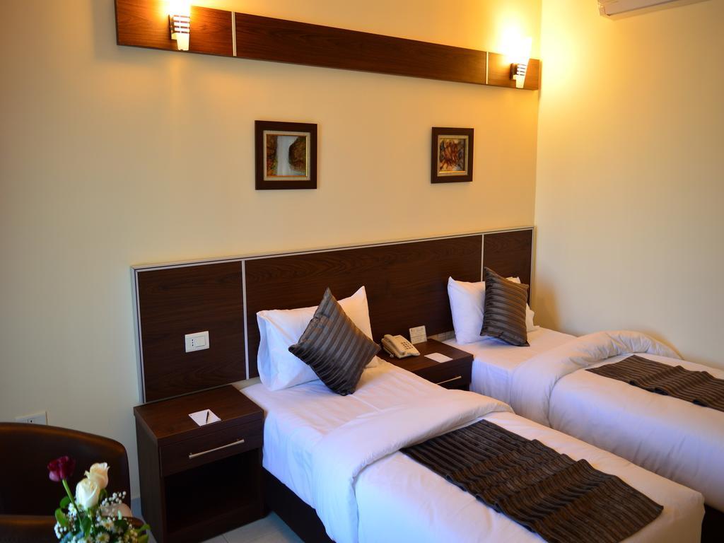 Ream Hotel Amman Exterior photo
