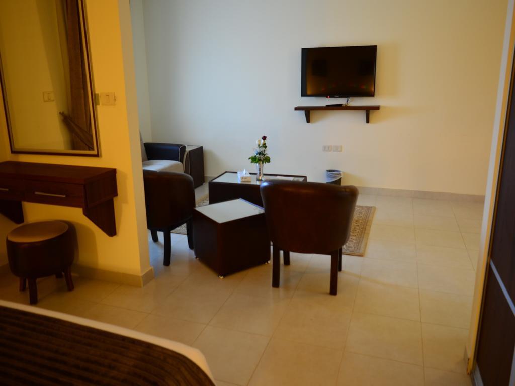 Ream Hotel Amman Exterior photo